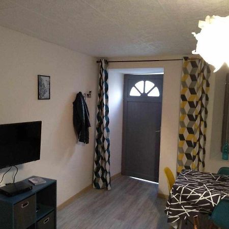 Joli Petit Logement En Centre Ville De ブリウド エクステリア 写真