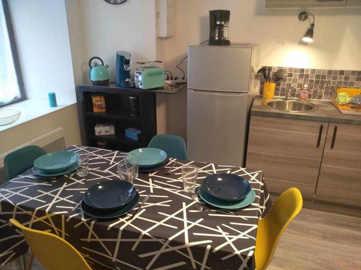 Joli Petit Logement En Centre Ville De ブリウド エクステリア 写真